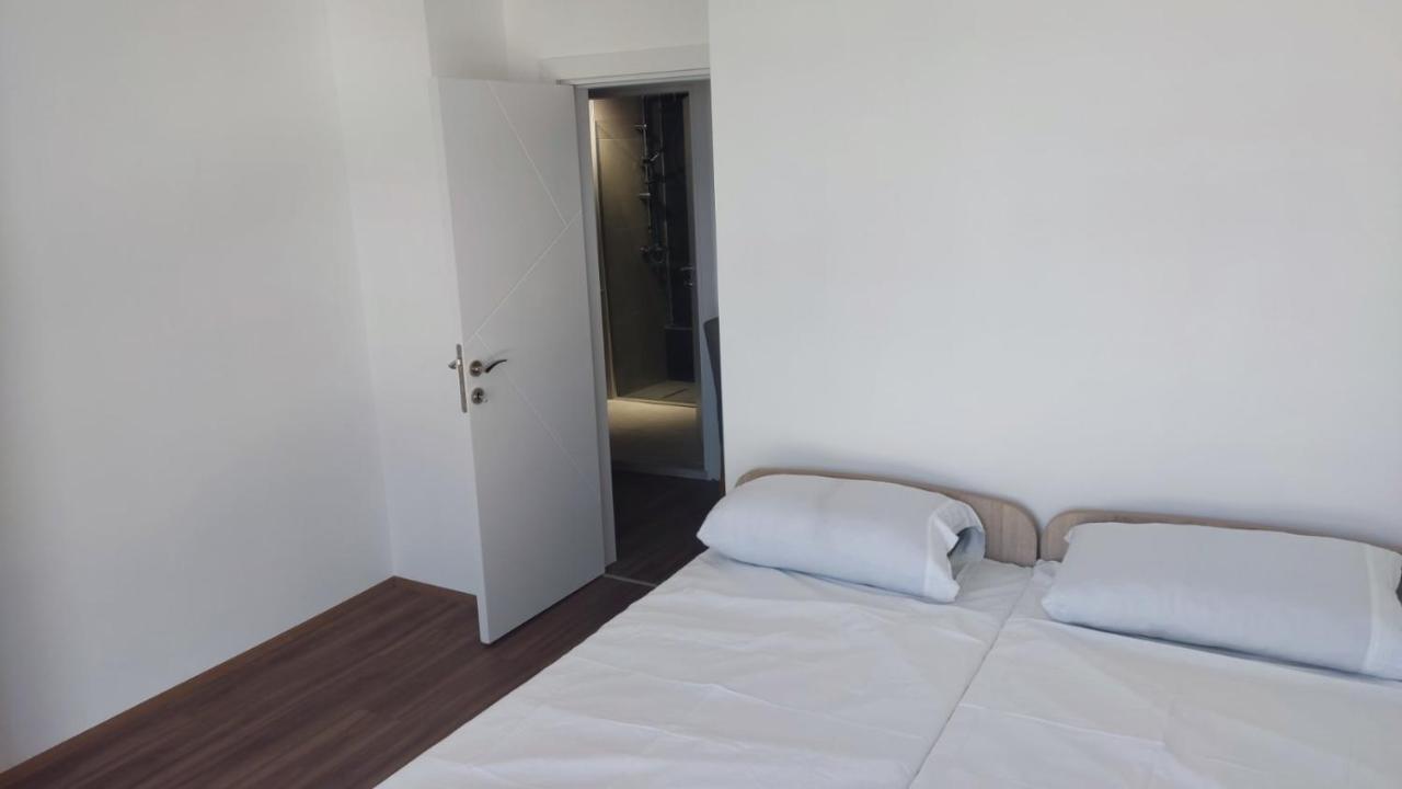 Sky View Luxury Center Skopje Apartments ภายนอก รูปภาพ